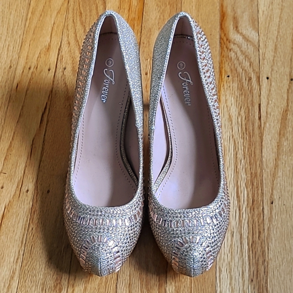 NWOT Gold Sparkly Heels